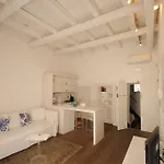 B&B Suite Home Trani 게스트하우스 4*