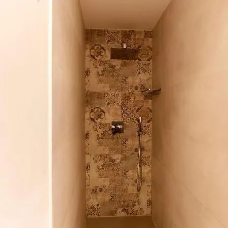 B&B Suite Home Trani Pensionat 4*
