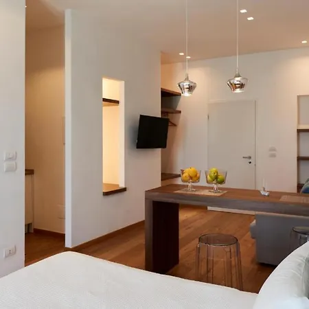 B&B Suite Home Trani Pensionat 4*