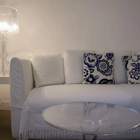 B&B Suite Home Trani 招待所 4*