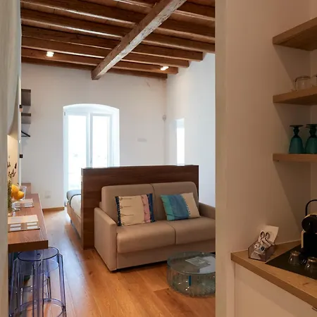 B&B Suite Home Trani 4* Трани