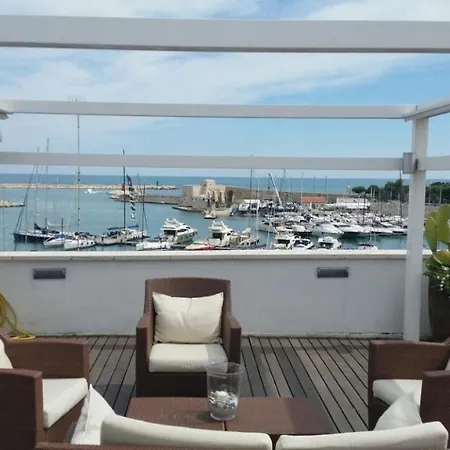 B&B Suite Home Trani 4*