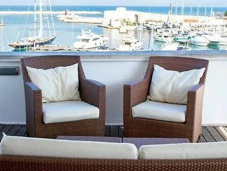 B&B Suite Home Trani 招待所