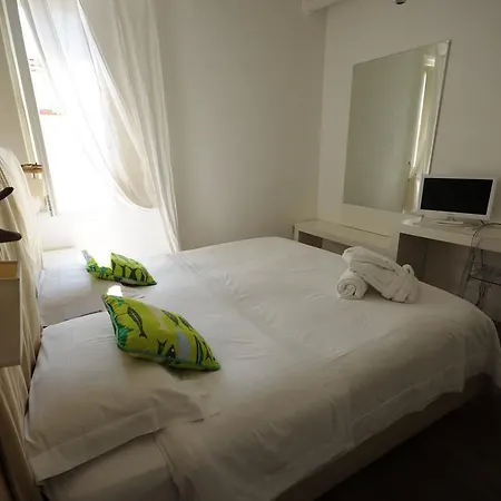B&B Suite Home Trani 招待所 特拉尼