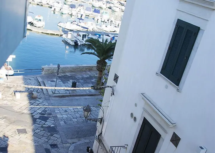 לינה וארוחת בוקר B&B Suite Home Trani 4*