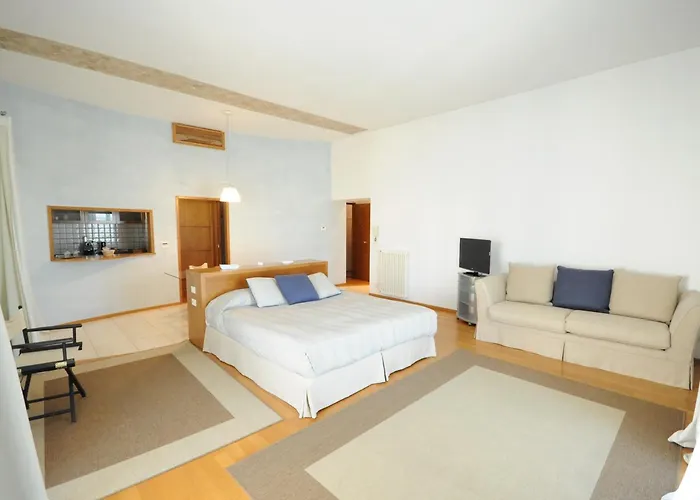 B&B Suite Home Trani לינה וארוחת בוקר טרני